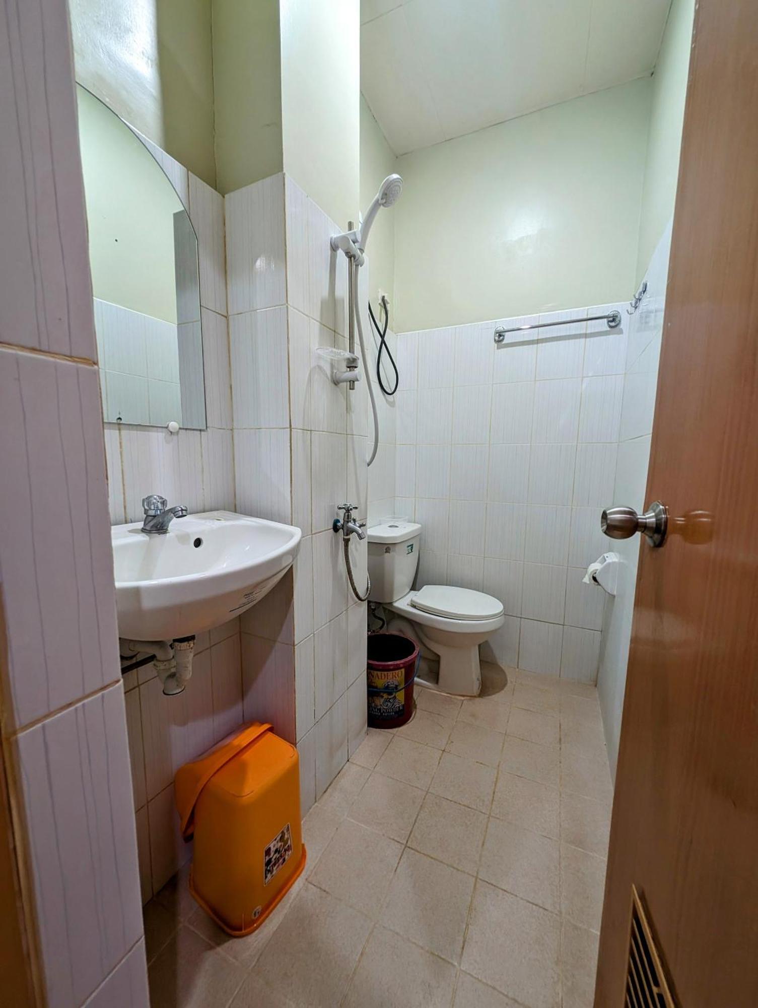 Screaming Gecko Hostel Бусуанга Экстерьер фото